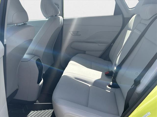 2024 Hyundai Kona Electric SEL Image 9 of 18