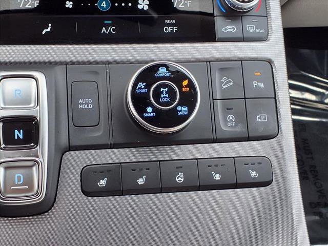 Vehicle image 25 of 29