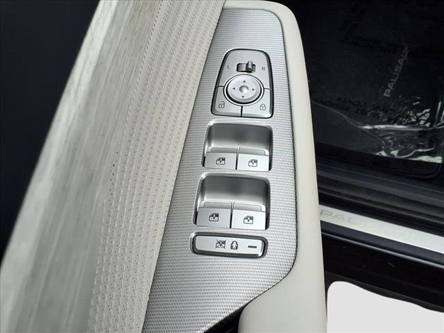 Vehicle image 19 of 29