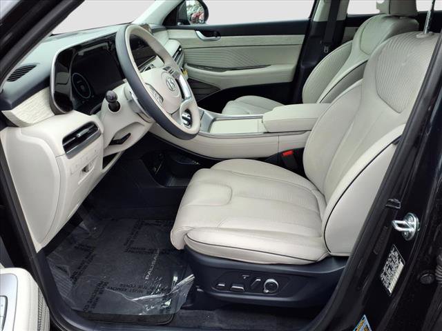 Vehicle image 17 of 29