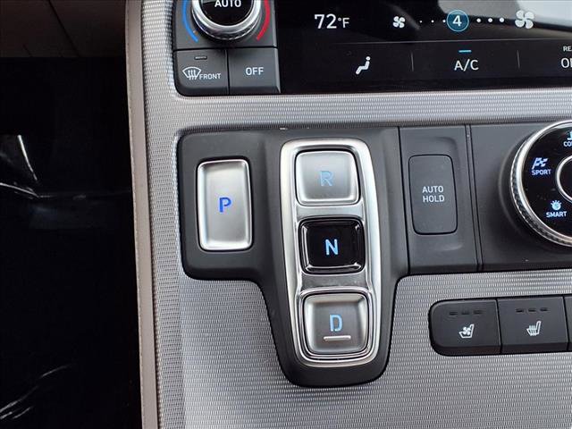 Vehicle image 26 of 29