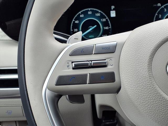 Vehicle image 27 of 29