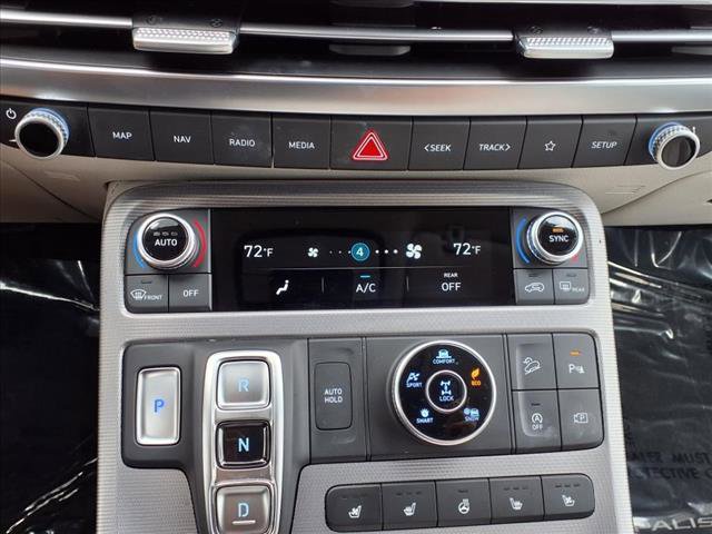 Vehicle image 24 of 29
