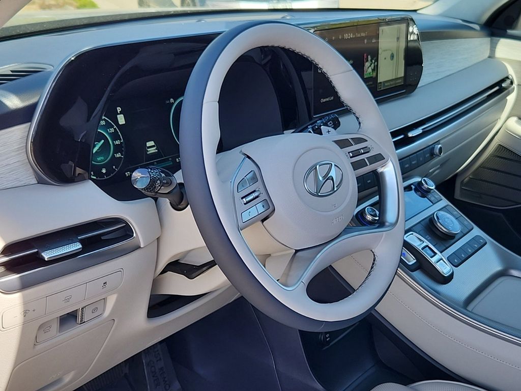 Vehicle image 10 of 29