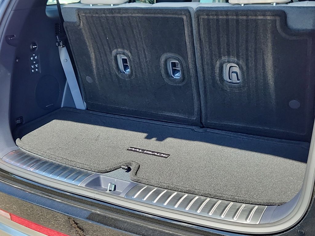 Vehicle image 8 of 29