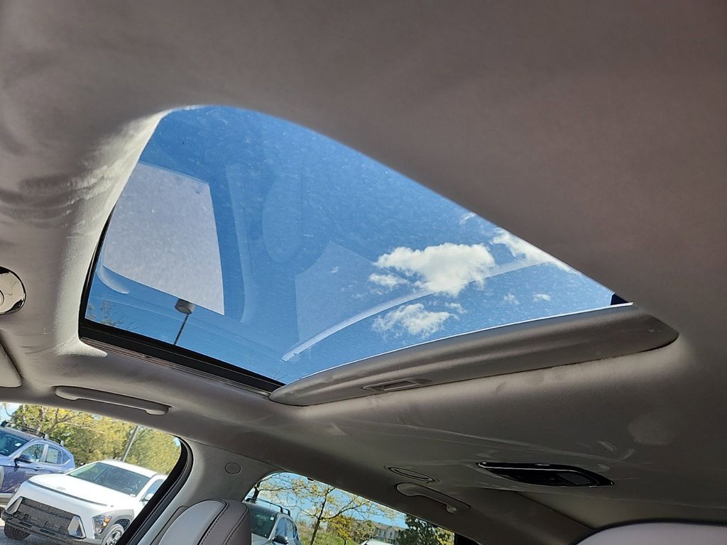 Vehicle image 12 of 29
