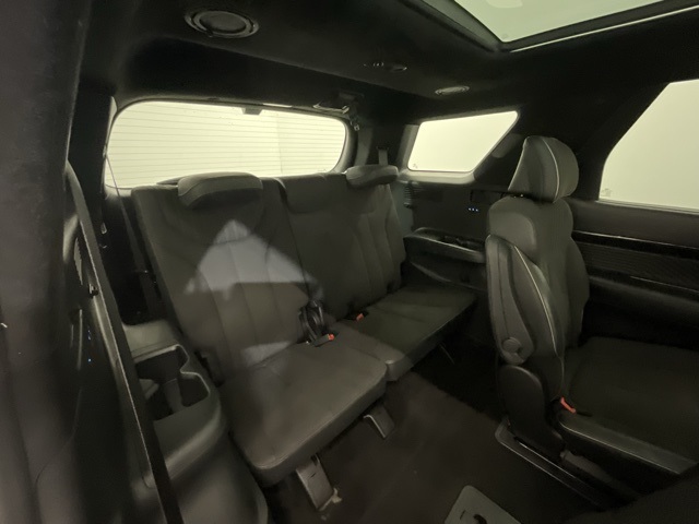 Vehicle image 9 of 28