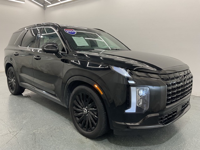 Vehicle image 3 of 28
