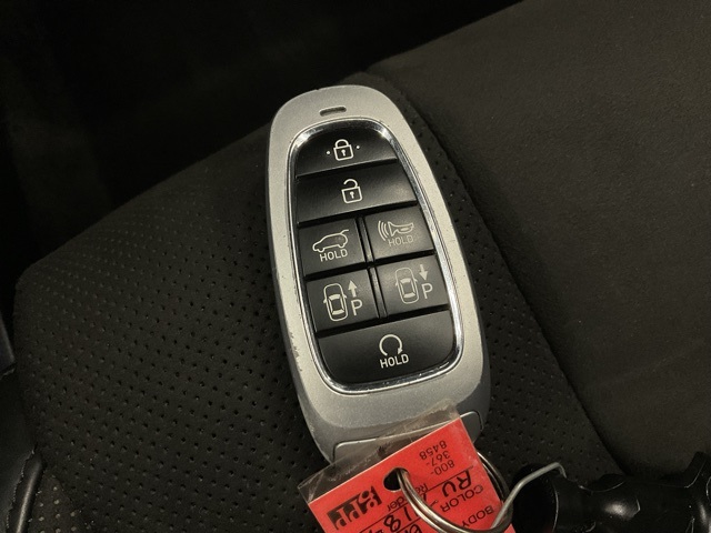 Vehicle image 19 of 28