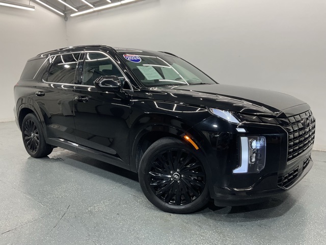 Vehicle image 4 of 28