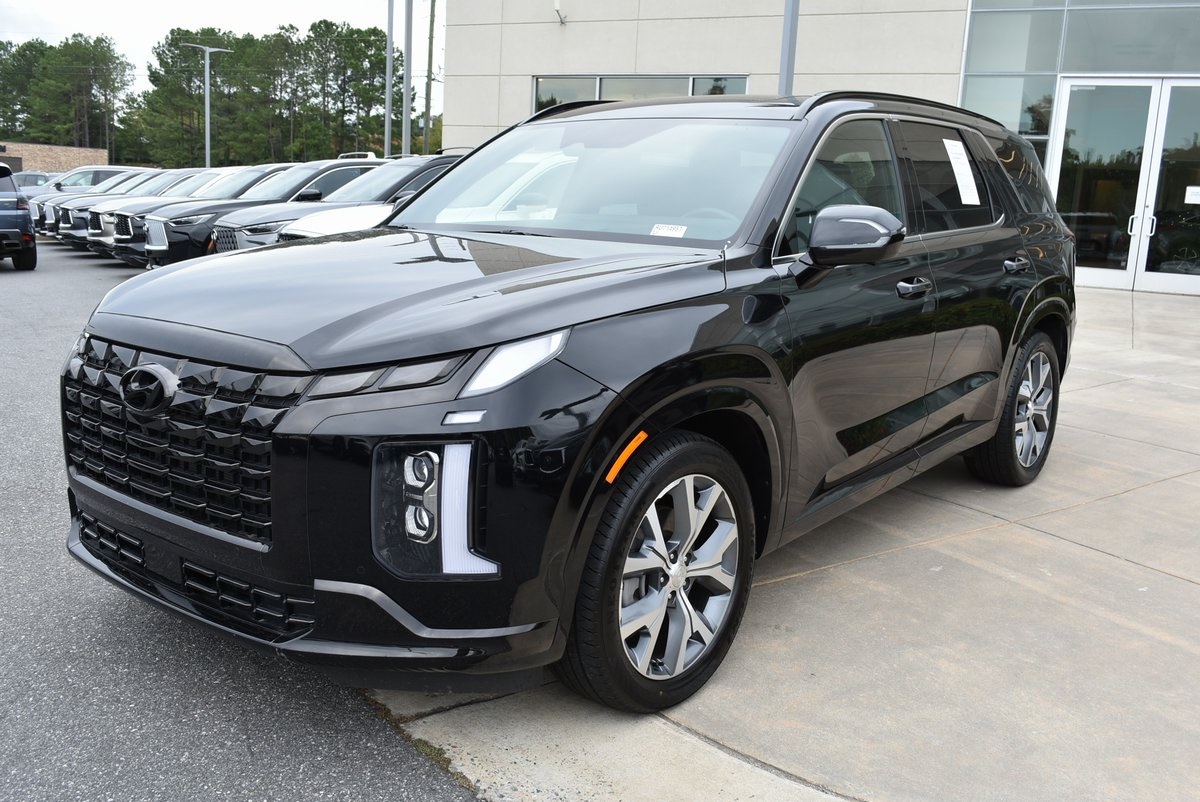 2024 Hyundai Palisade Calligraphy Night Edition Image 3 of 40