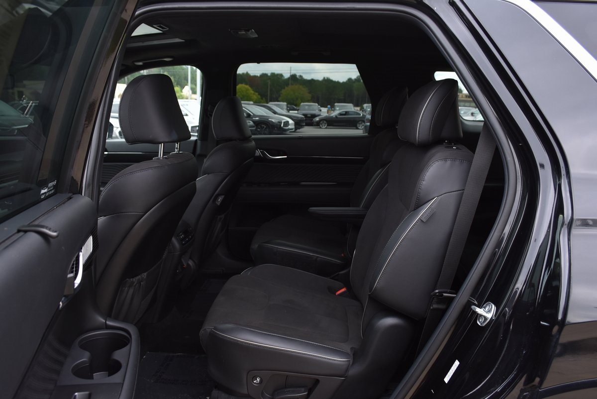 2024 Hyundai Palisade Calligraphy Night Edition Image 17 of 40