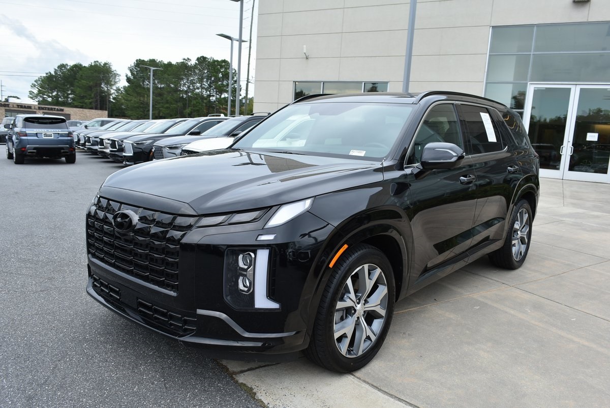 2024 Hyundai Palisade Calligraphy Night Edition Image 2 of 40