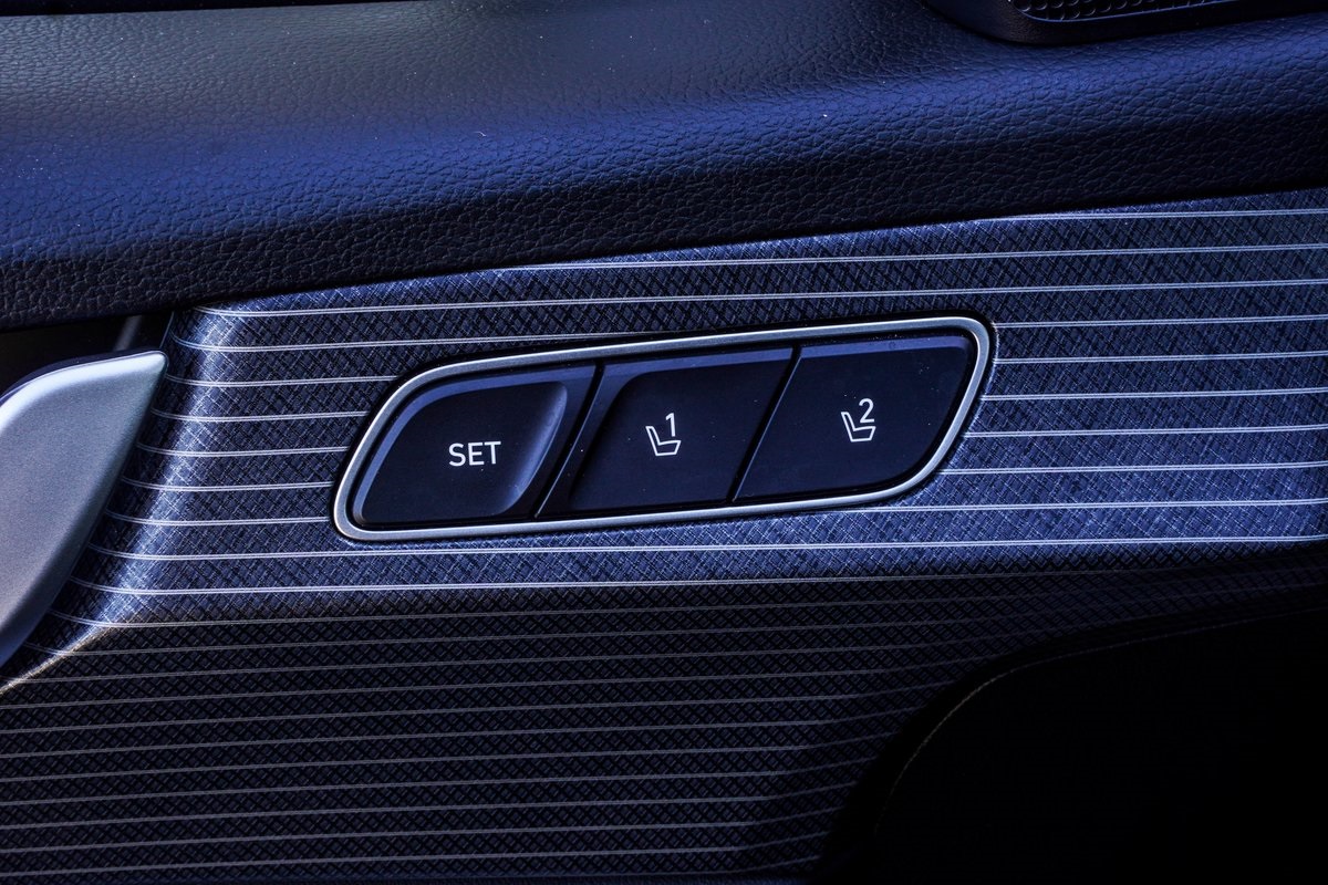 2024 Hyundai Palisade Limited Image 17 of 29