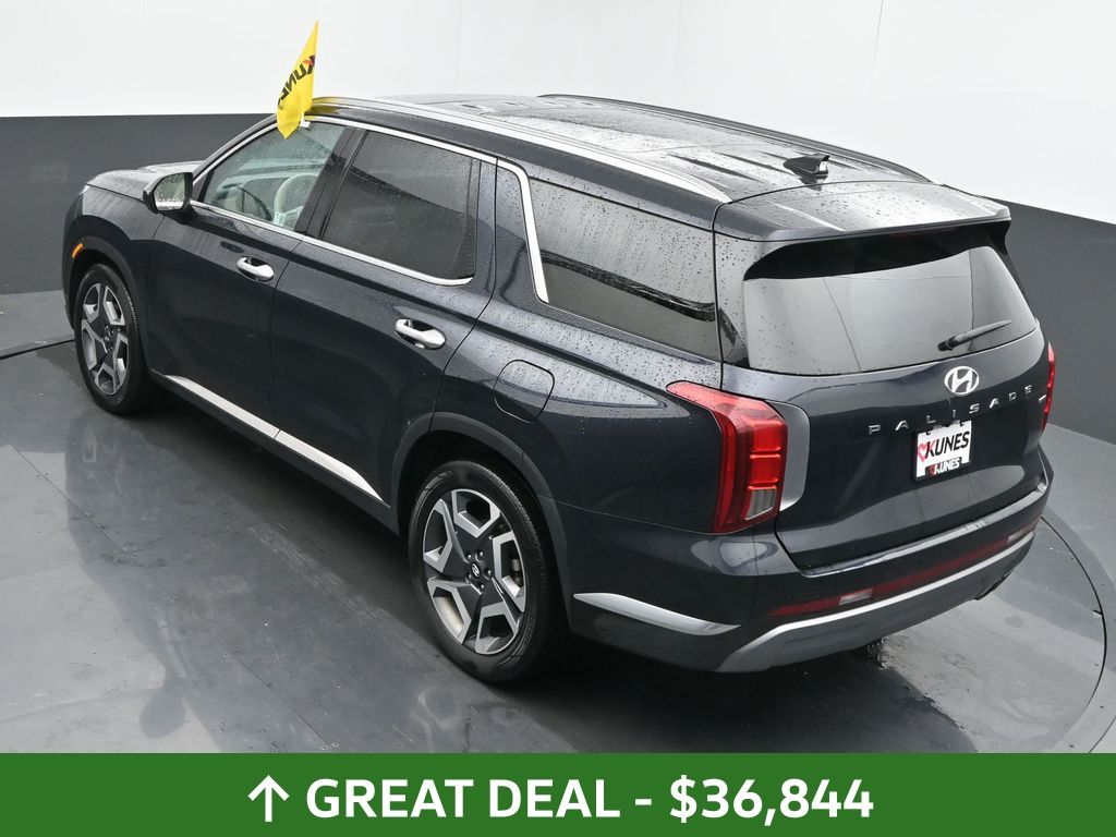 Vehicle image 40 of 72