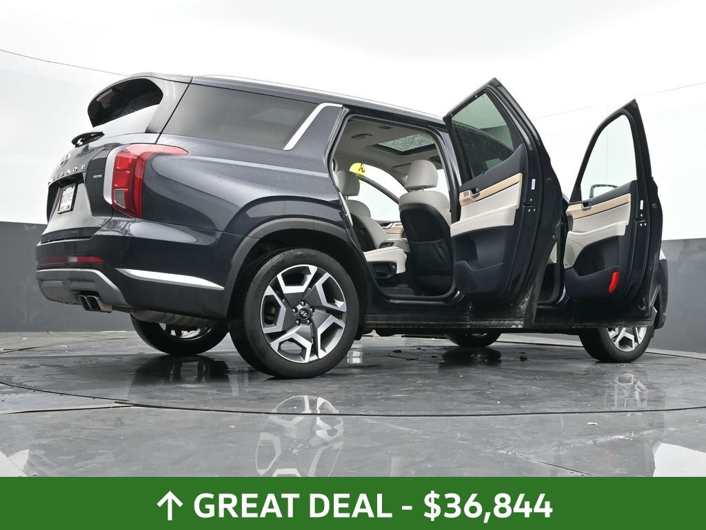 Vehicle image 43 of 72