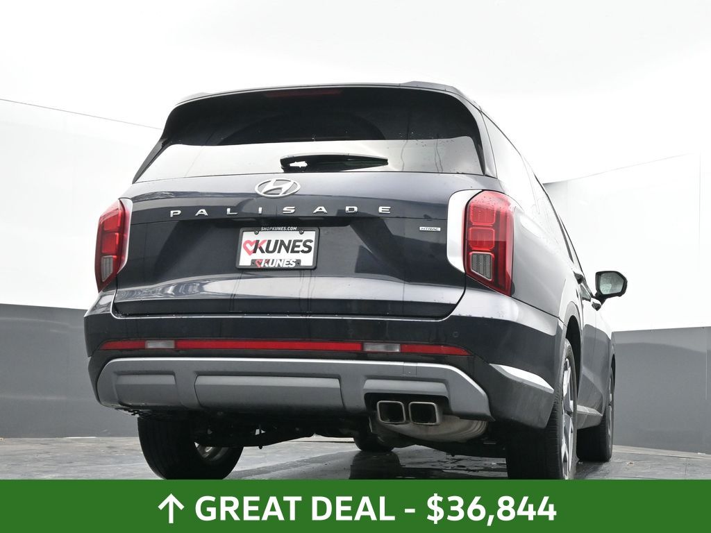 Vehicle image 34 of 72