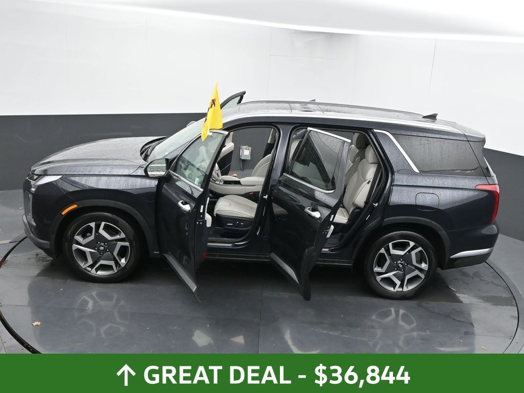 Vehicle image 38 of 72