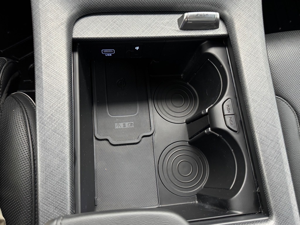 Vehicle image 15 of 26