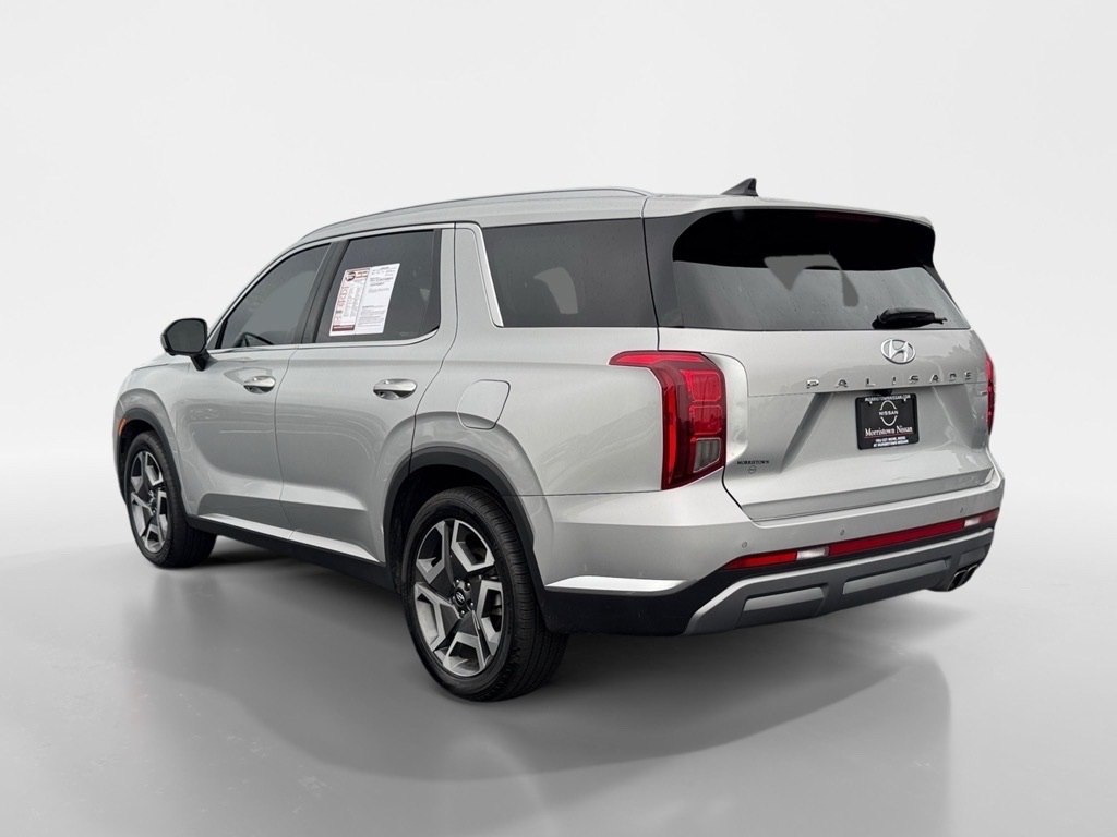 Vehicle image 7 of 26