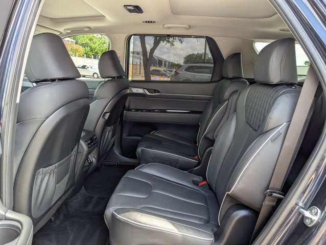 Vehicle image 15 of 31