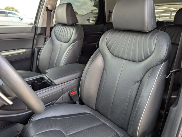 Vehicle image 14 of 31