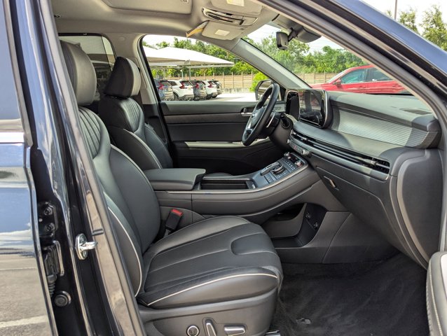 Vehicle image 26 of 31