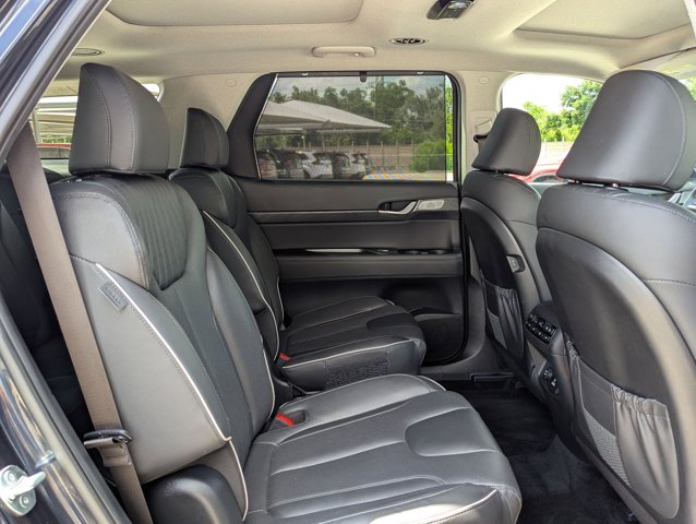 Vehicle image 24 of 31