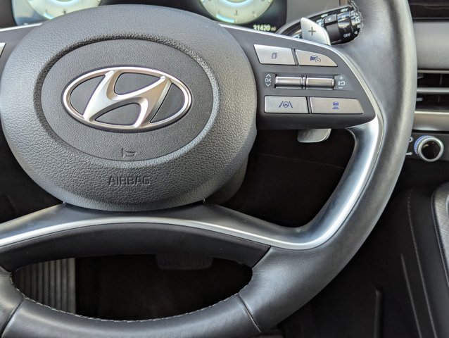 Vehicle image 22 of 31