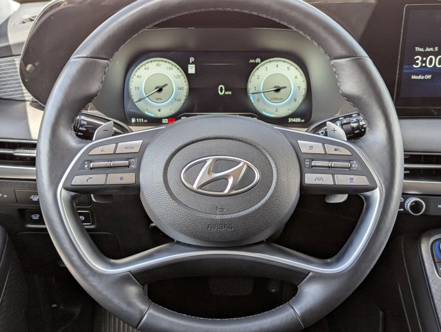 Vehicle image 20 of 31