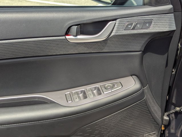 Vehicle image 12 of 31