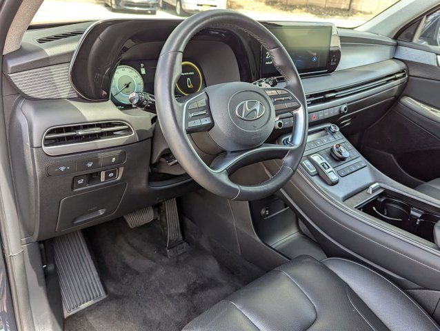 Vehicle image 13 of 31