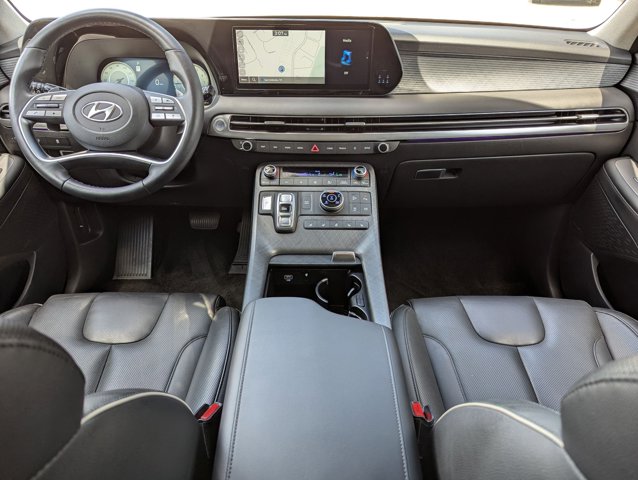 Vehicle image 17 of 31