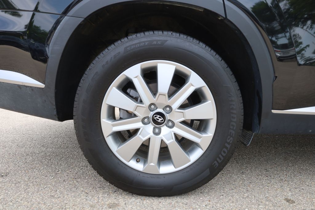 Vehicle image 10 of 59