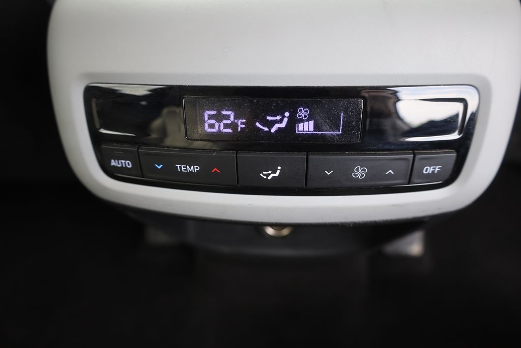 Vehicle image 20 of 59