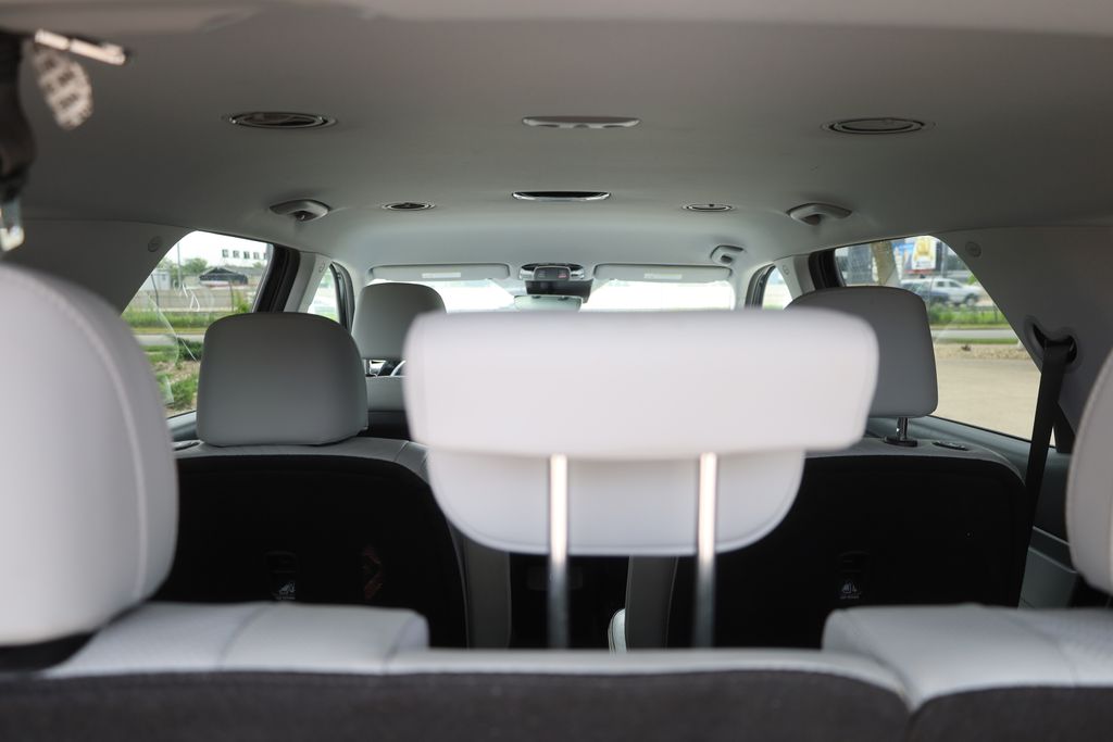 Vehicle image 27 of 59