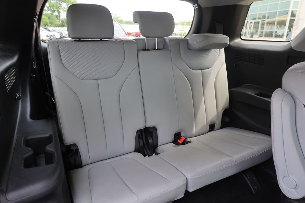 Vehicle image 17 of 59