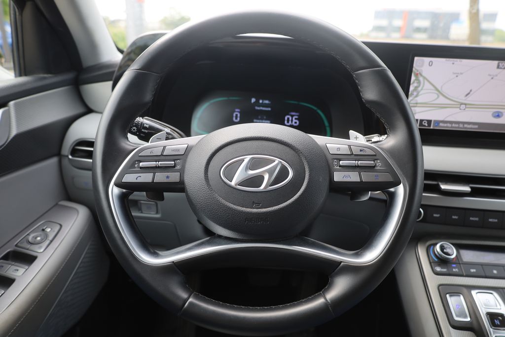 Vehicle image 46 of 59