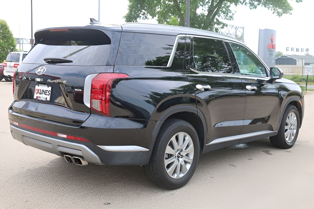 Vehicle image 56 of 59