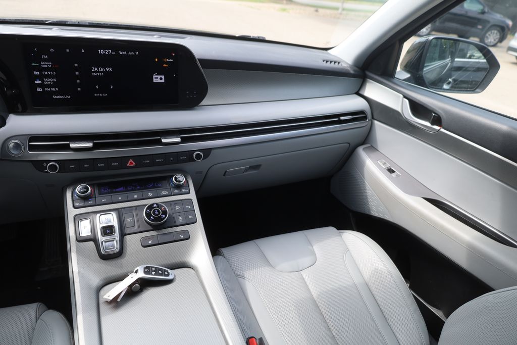 Vehicle image 22 of 59