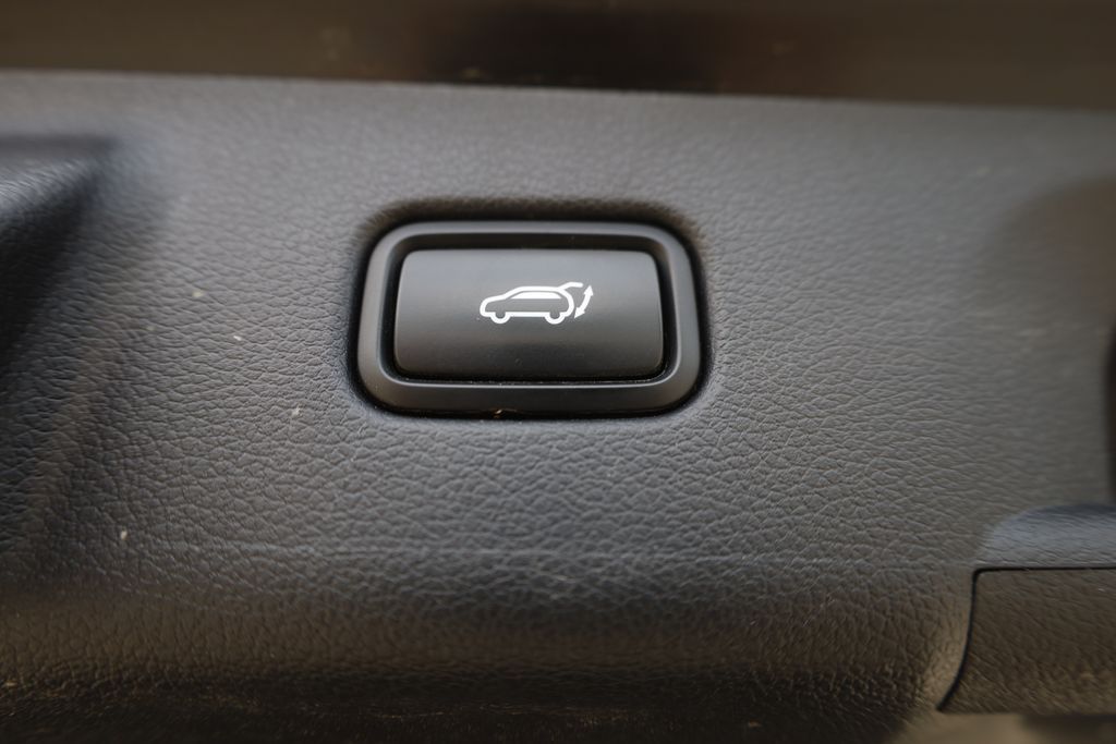 Vehicle image 26 of 59