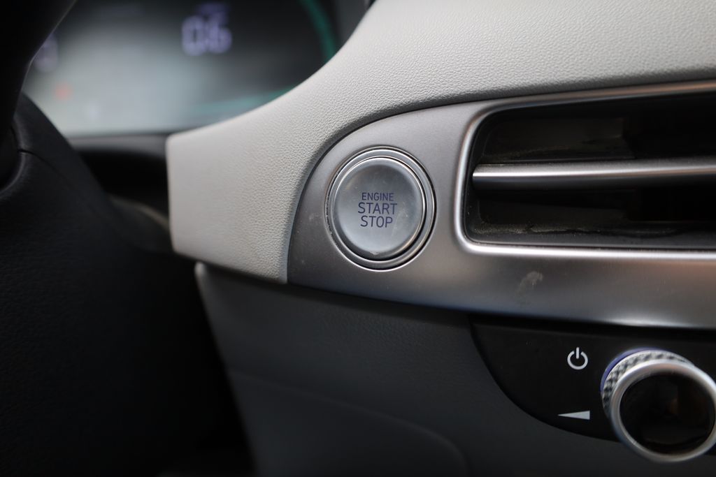 Vehicle image 37 of 59
