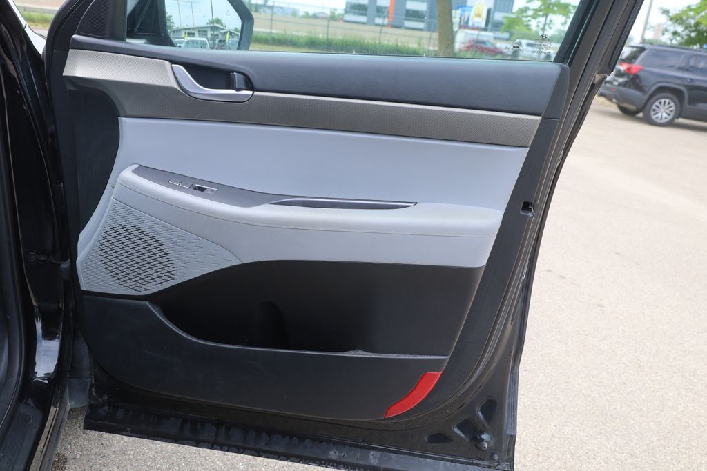 Vehicle image 14 of 59