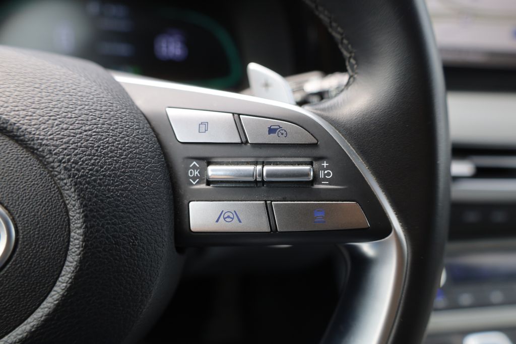 Vehicle image 47 of 59