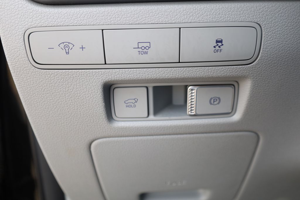 Vehicle image 36 of 59