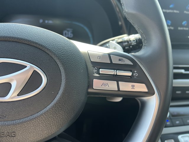 Vehicle image 22 of 27