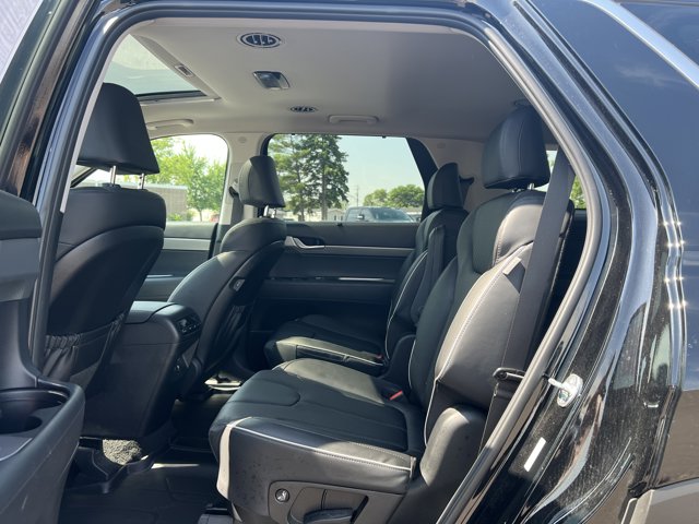 Vehicle image 13 of 27