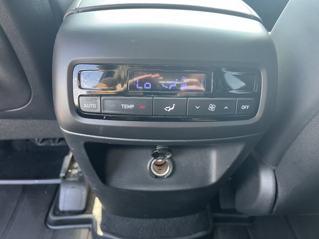 Vehicle image 14 of 27