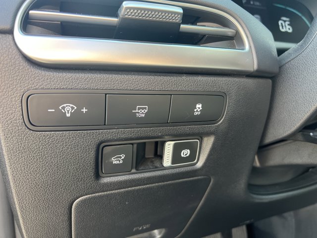 Vehicle image 19 of 27