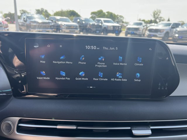 Vehicle image 23 of 27